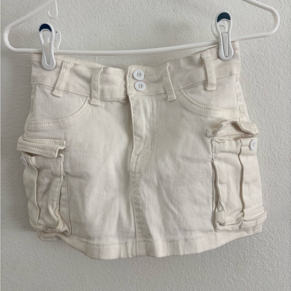 Amazon Essentials Women's Cream Cargo Skirt